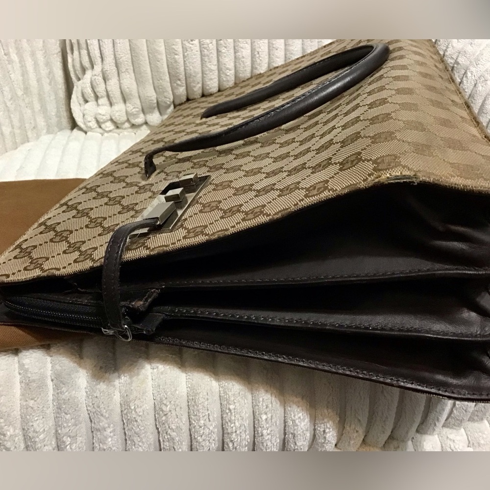 Gucci Bags - Picture 12 of 16